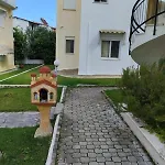 Spacious Nantia's * Ханиоти